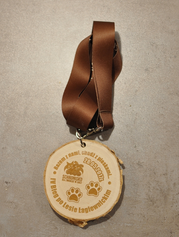 Medal drewniany bieg po lesie